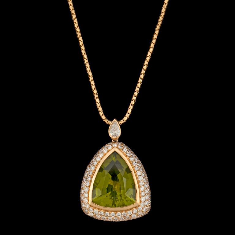 HÄNGE, fasettslipad peridot, 7.84 ct, med briljantslipade diamanter 2.09 ct.