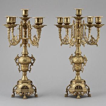 KANDELABRAR, ett par, Louis XV-stil, 1900-talets slut.