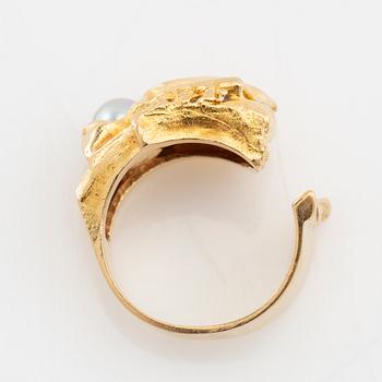 Björn Weckström, Ring "Ukkoshelmi" 18K gold with a cultured pearl, Lapponia.