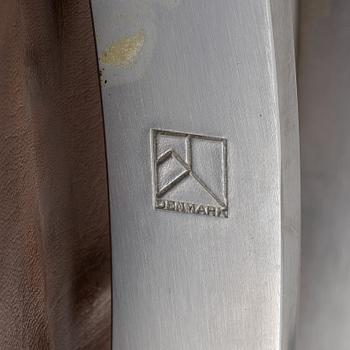 Poul Kjaerholm, a pair of brown leather "PK-22" chairs, edition E Kold Christensen.