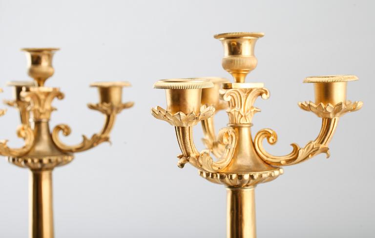 KANDELABRAR, 1 par, förgylld brons, senempire, 1800-talets mitt.