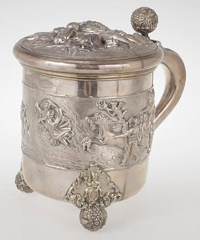 DRYCKESKANNA, silver, Frans Holm, Vadstena, 1880. Vikt 1790 gram.