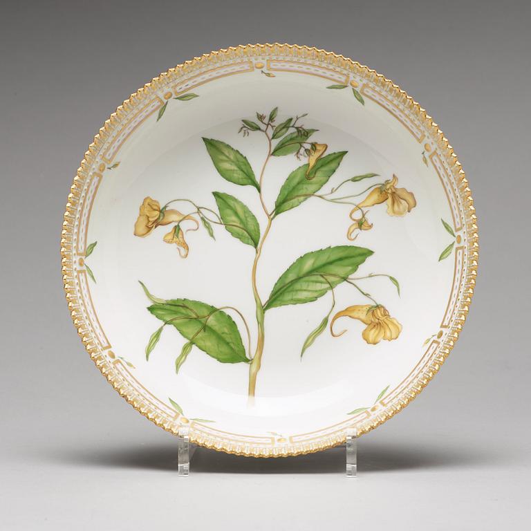 A set of five Royal Copenhagen 'Flora Danica' dishes, Denmark, 20th Century.