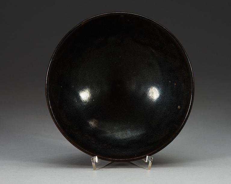 A brown and black glazed bowl, Song dynasty (960-1279).