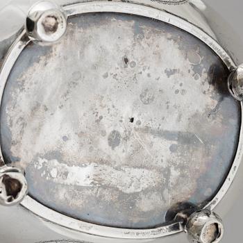 Walter Morisse & Son, skål med hänklar, silver, London, England 1885.