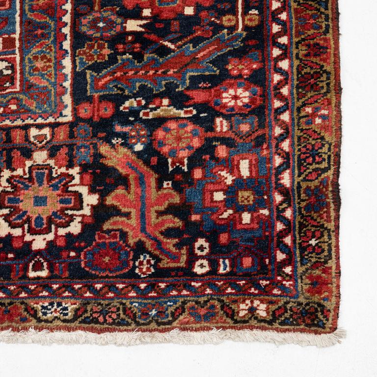 A semi-antique Heriz/Gorovan carpet, 451 x 347 cm.