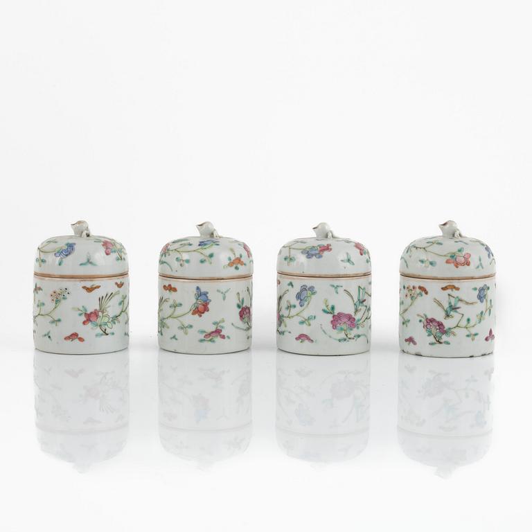 Burkar med lock, 4 st, porslin, Kina, sent 1800-tal.