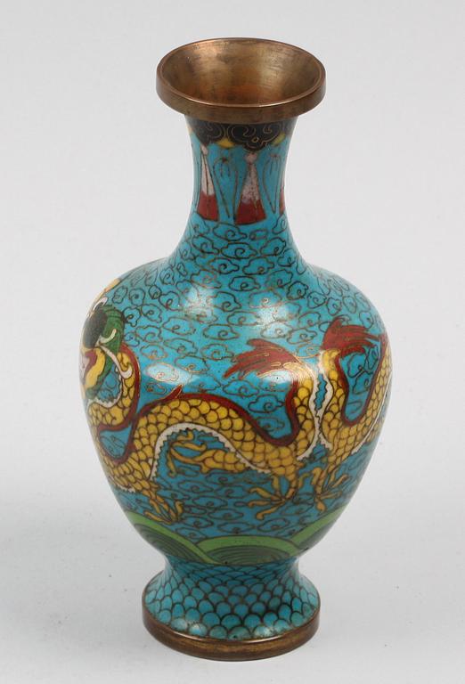 VAS, cloisonné. Orientalisk.