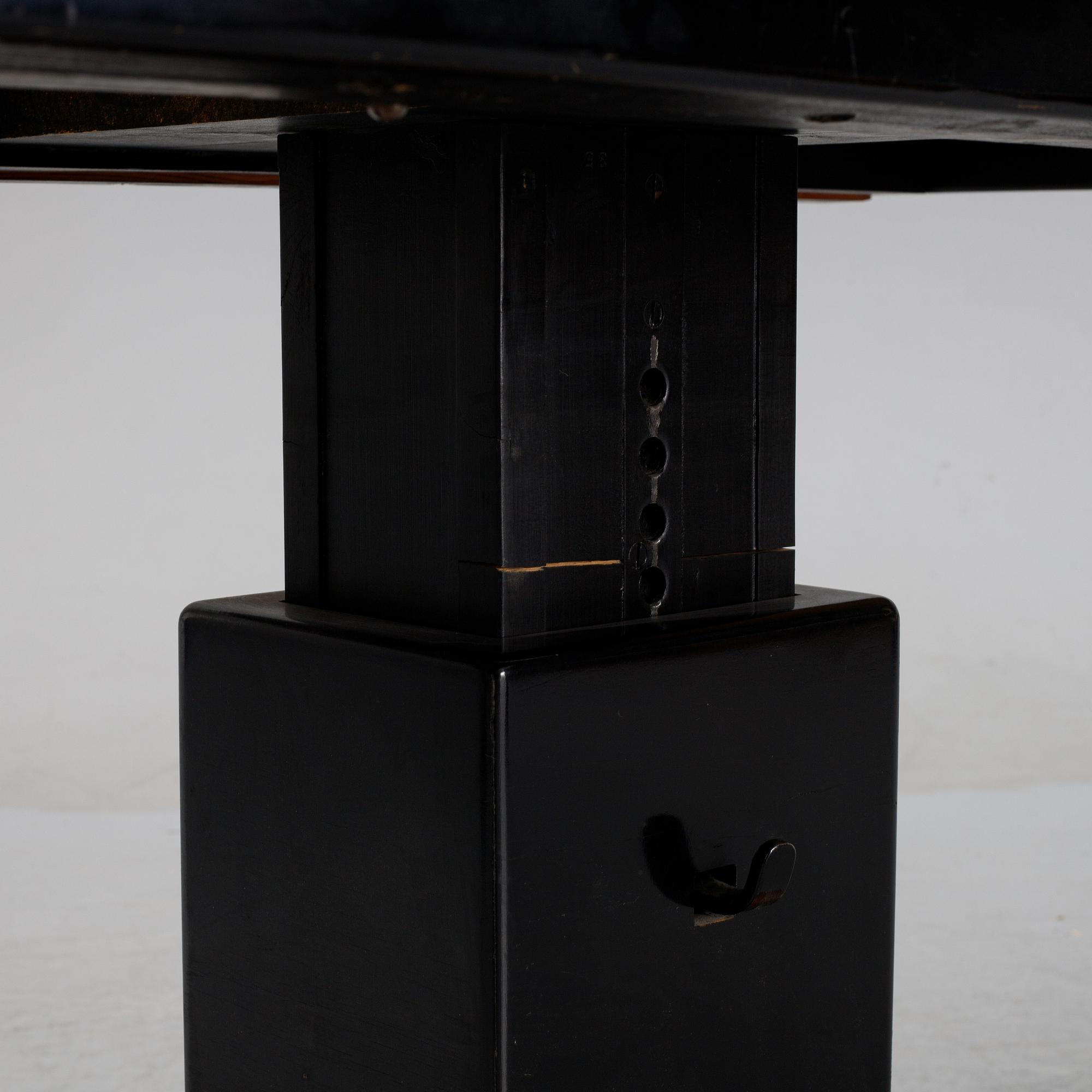 Otto Wretling, an 'Idealbordet' mahogany and birch table, Umeå, 1930's.