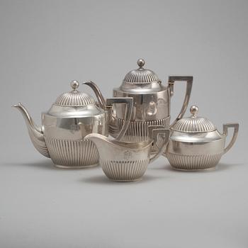 A FOUR PIECE SILVER TEA- AND COFFEE SERVICE, first half of the 20th century. Total weight ca 1300 g.