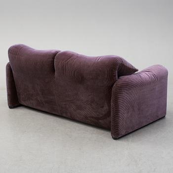 A second half of the 20th century 'Maralunga' sofa my Vico Magistretti for Cassina, Italy. designed 1973.