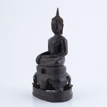 A bronze sculpture of a seated buddha, Thailand, presumably Lanna, 19/20th century.