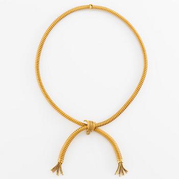 Necklace 18K gold, likely 19th century.