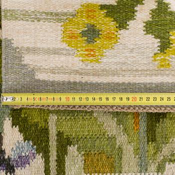 A SWEDISH FLAT WEAVE
Signed IS INGEGERD SILOW. 85X55.