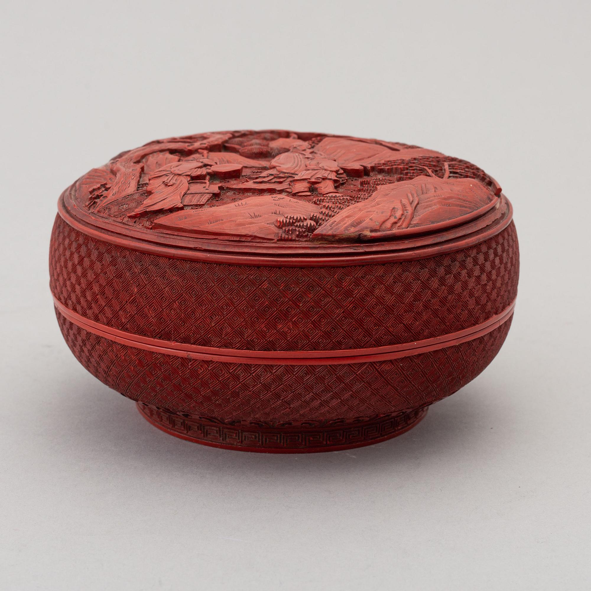 A Chinese red lacquer box with cover, presumably 20th century.
