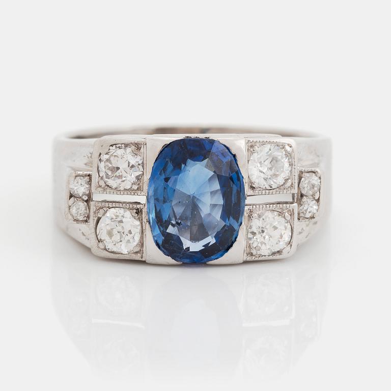 An 18K white gold ring set with a faceted sapphire weight ca 2.00 cts.