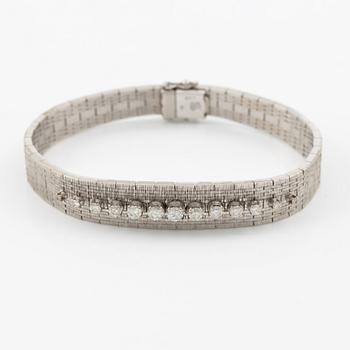 Bracelet 18K white gold with round brilliant-cut diamonds.