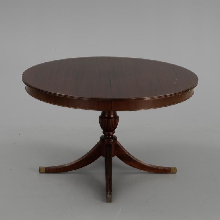 MATBORD samt STOLAR, 12 st, England, 1900-tal.