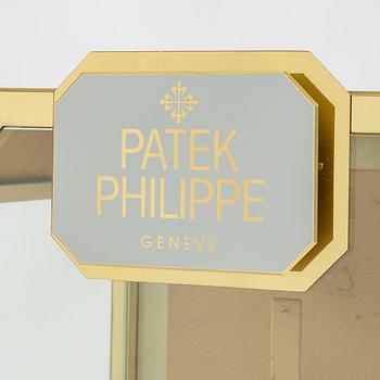 Patek Philippe, display case, 69 x 39 x 30 cm.