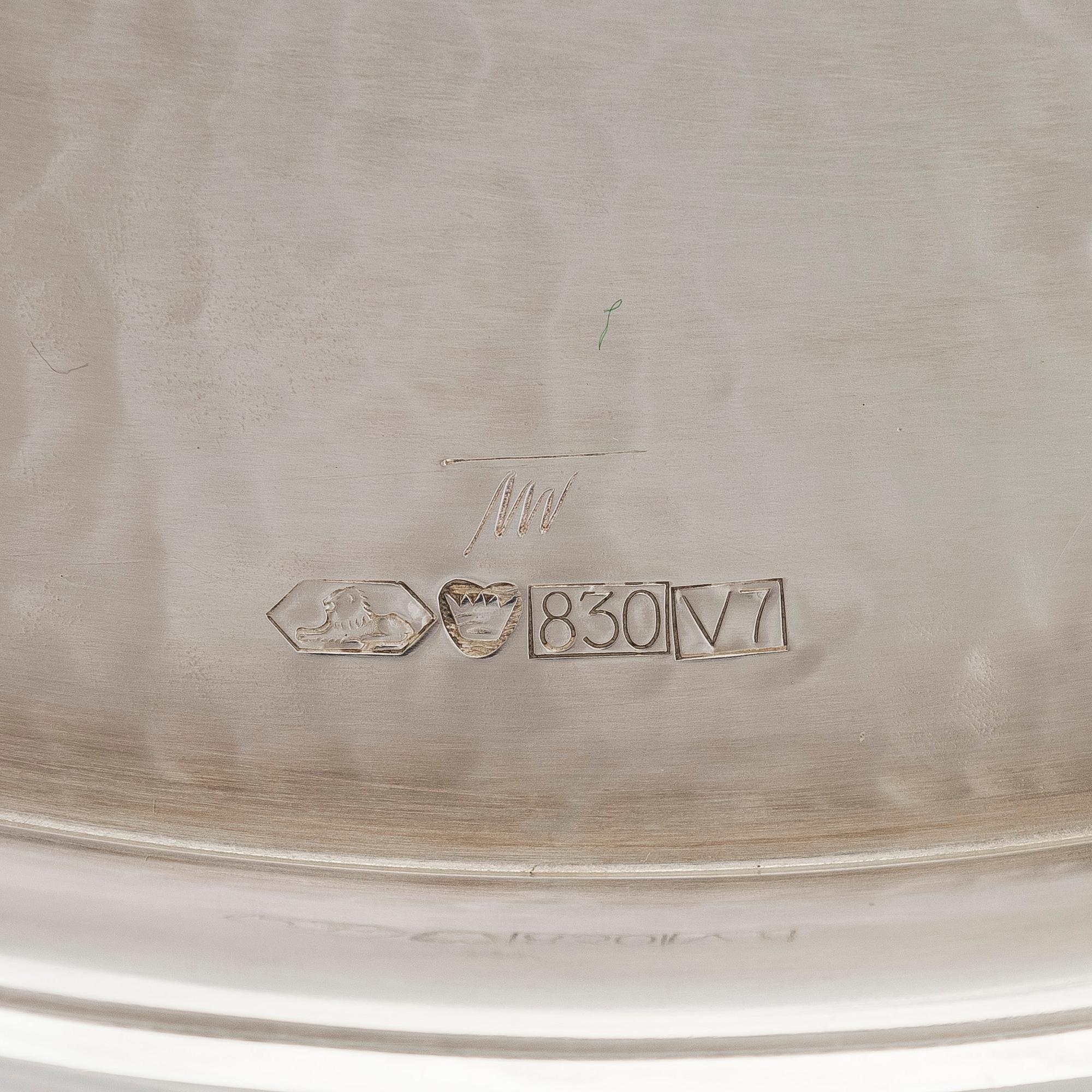Tapio Wirkkala, A pair of silver dishes model TW 276, Kultakeskus Hämeenlinna, 1974 and 1981.