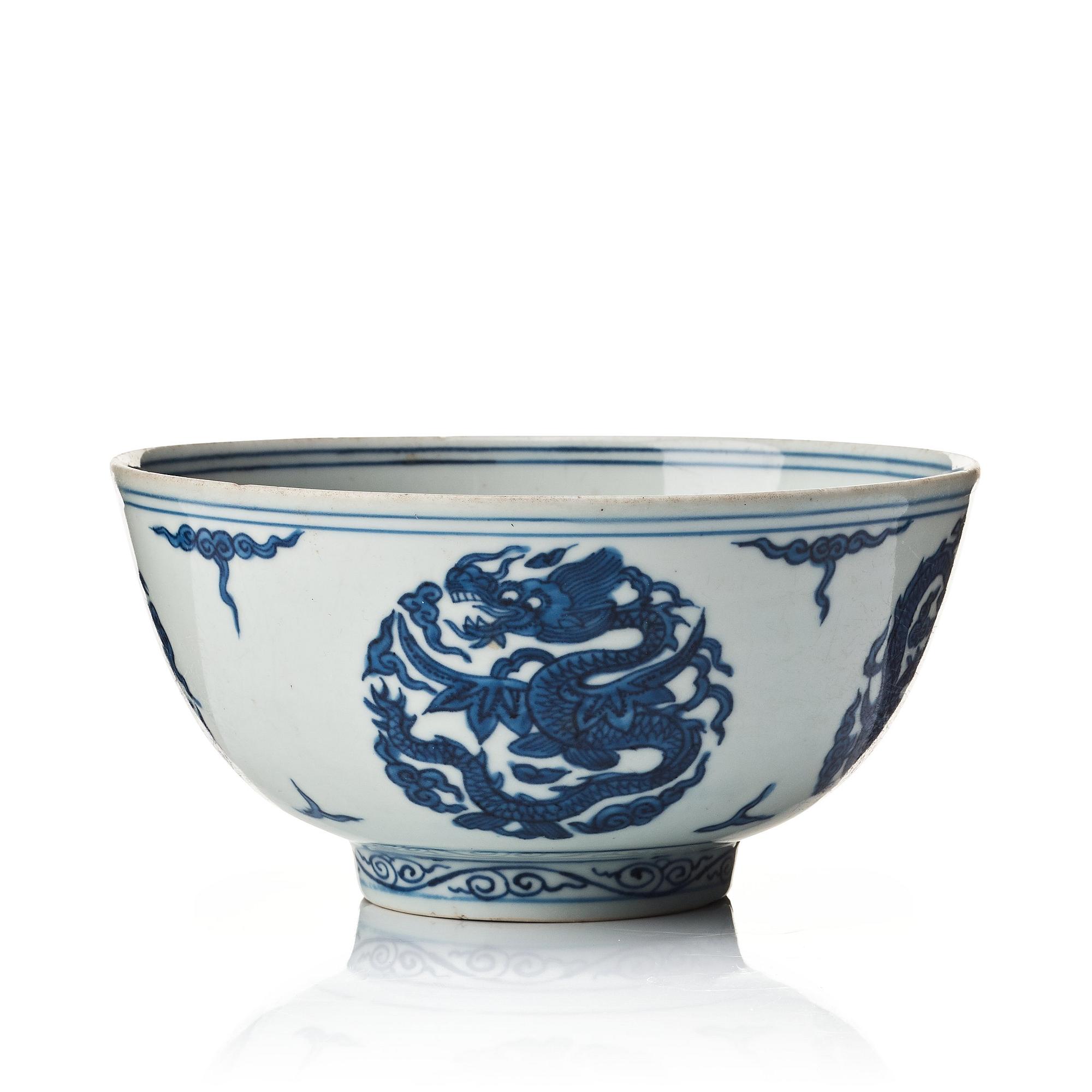 A blue and white dragon bowl, Ming dynasty (1368-1644).