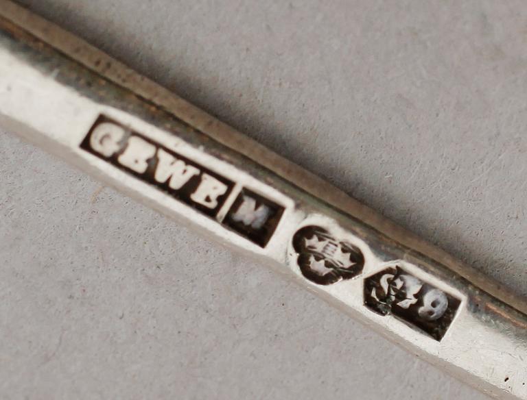 SILVERFÖREMÅL, 14 delar, 1900-tal. Vikt ca 242 gram.