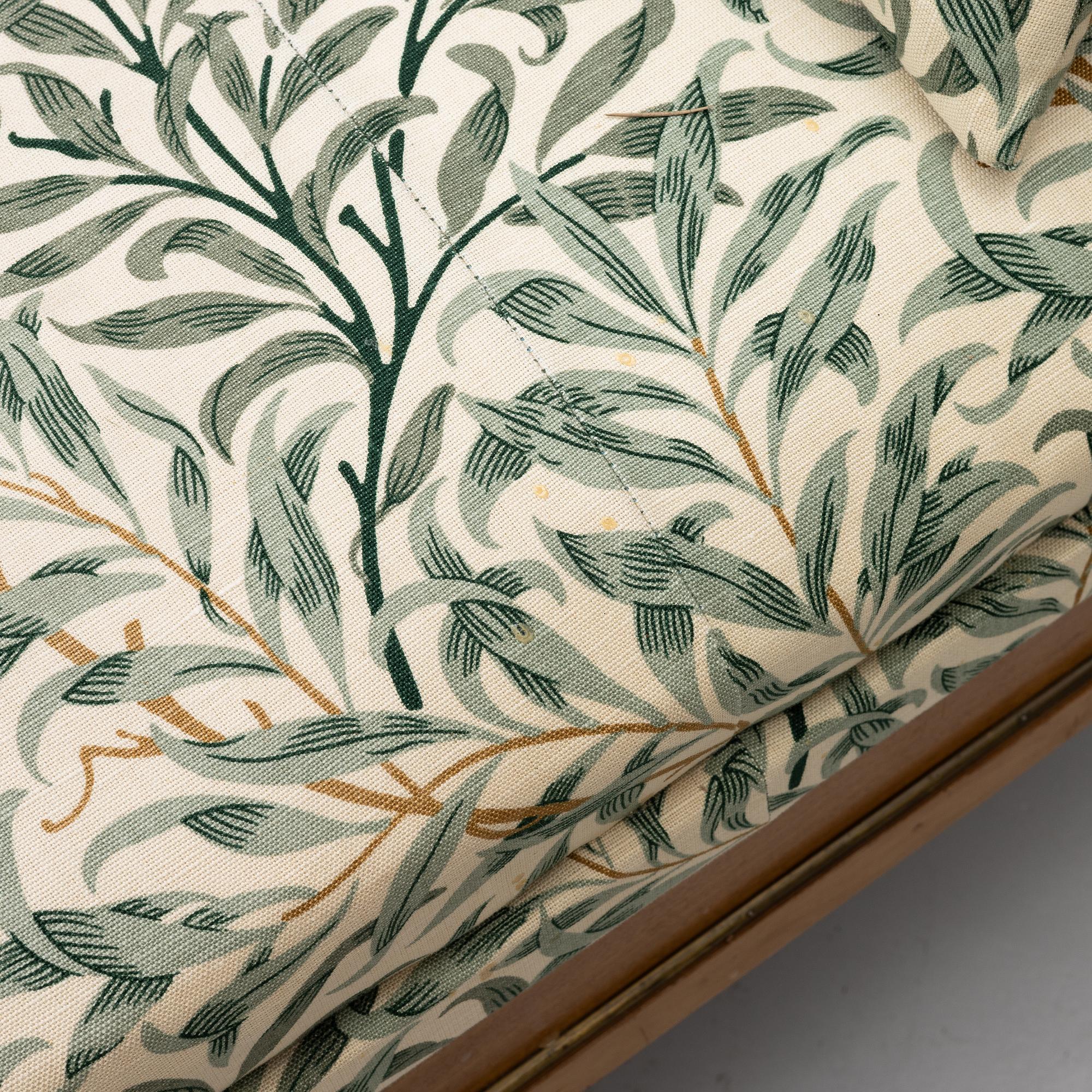 Bowl-shaped sofa, 20th century.