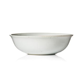 1154. A white glazed bowl, Ming dynasty, Wanli (1572-1620).