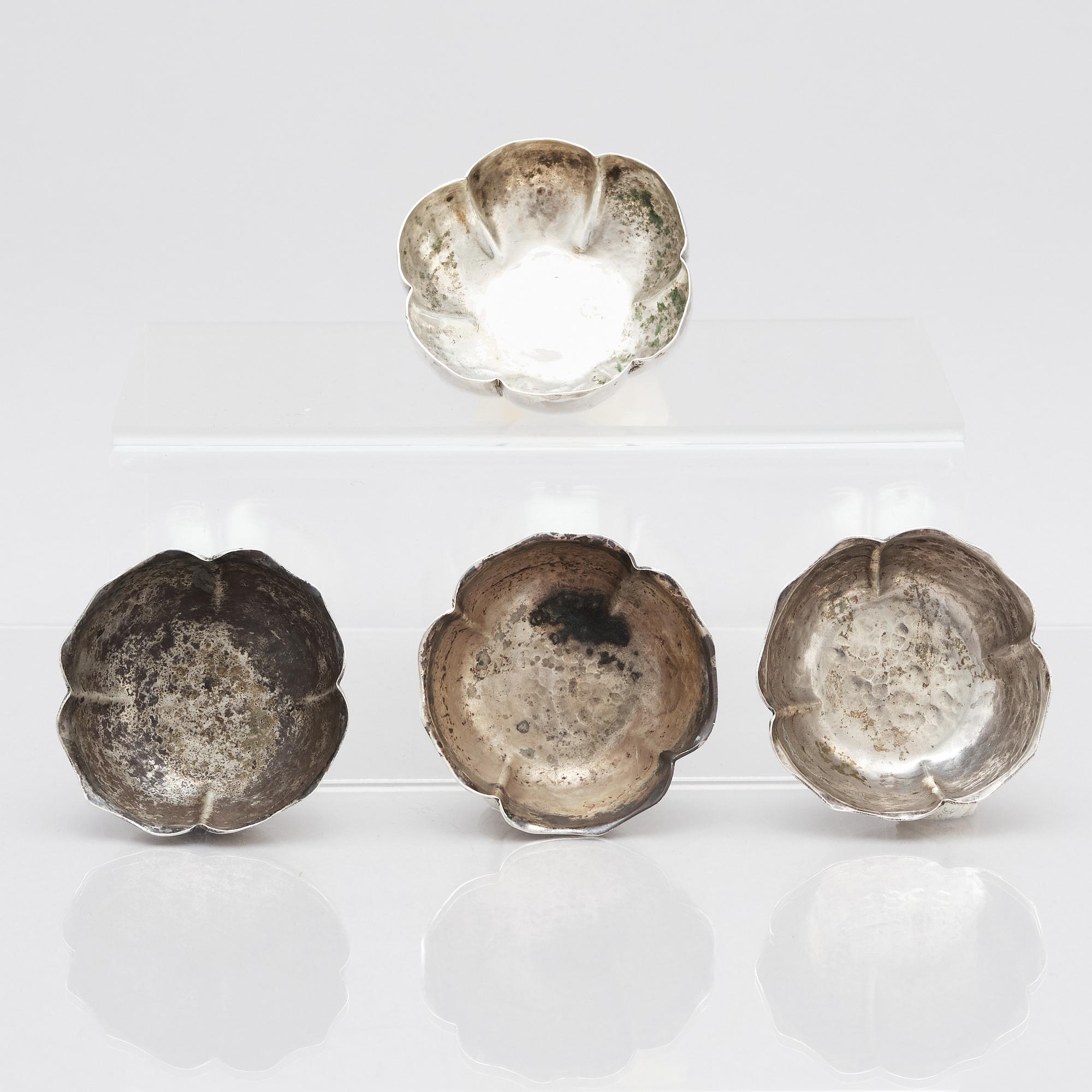 Skålar, 3+1, låghaltigt silver, Kina, Qingdynastin.