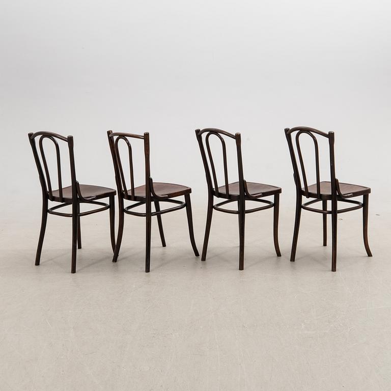 Stolar 4 st snarlika 1900-talets första hälft.