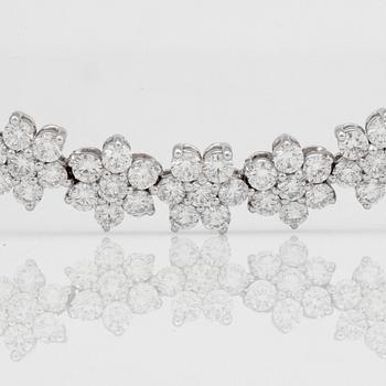 COLLIER med briljantslipade diamanter, totalt 29.90ct. Kvalitet G/VS-SI.