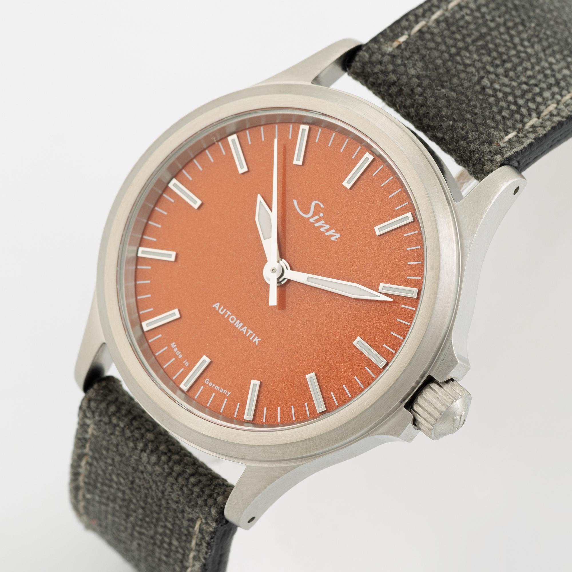 Sinn, 556, "Carnelian Red", wristwatch, 38,5 mm.