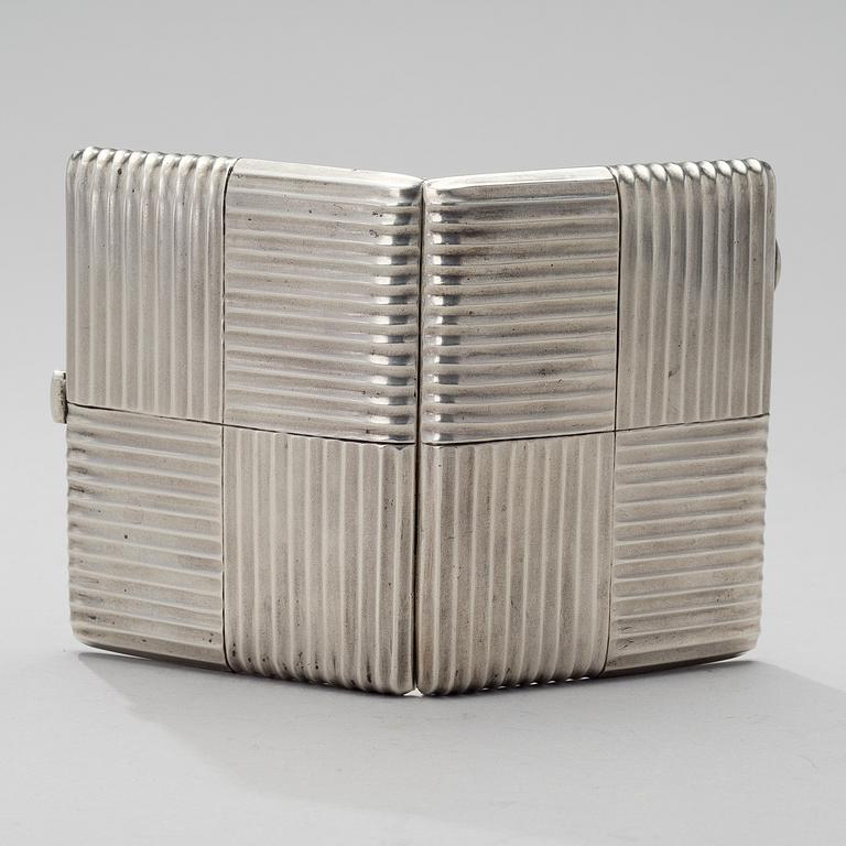 SAVUKERASIA, hopeaa, Venäjä 1900-luvun alku, leimattu AOAM3. Paino 188 g.