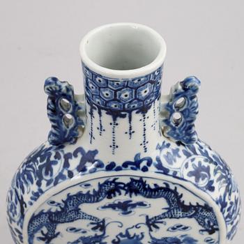 A Chinese blue and white porcelain moon flask, presumably 20th century.