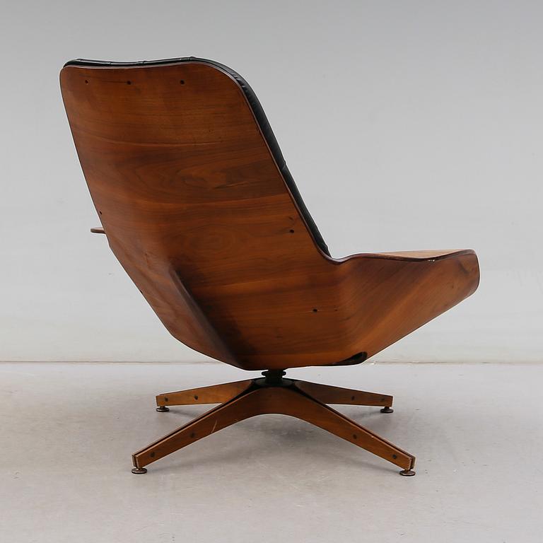 FÅTÖLJ MED FOTPALL, George Mulhauser, Plycraft, 1900-talets andra hälft.