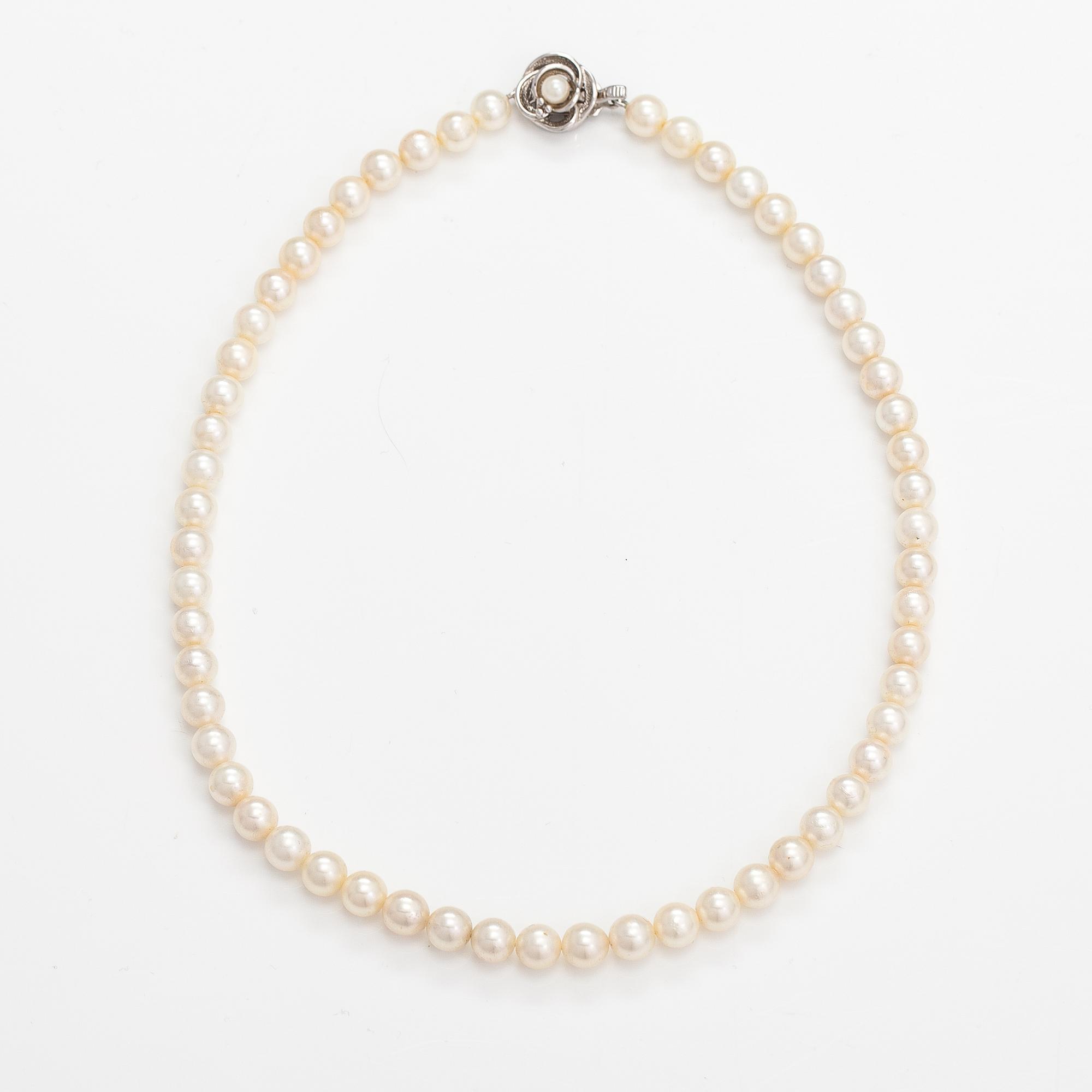 Pärlcollier, odlade pärlor, silver.