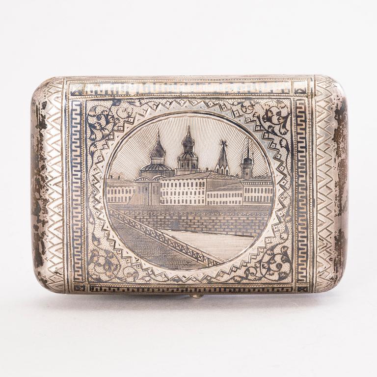A Russian silver and niello cigarette case, assay master  Lev Fridrikhovitch Oleks, Moscow 1889.