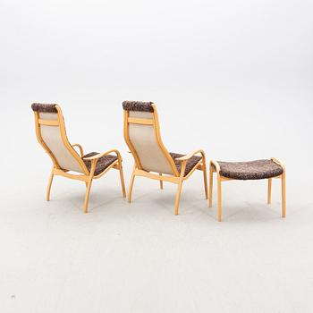 Yngve Ekström, ett par fåtöljer, en fotpall, "Lamino", Swedese.