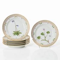 A set of five (+1) Royal Copenhagen 'Flora Danica' dishes, Denmark, 20th century.