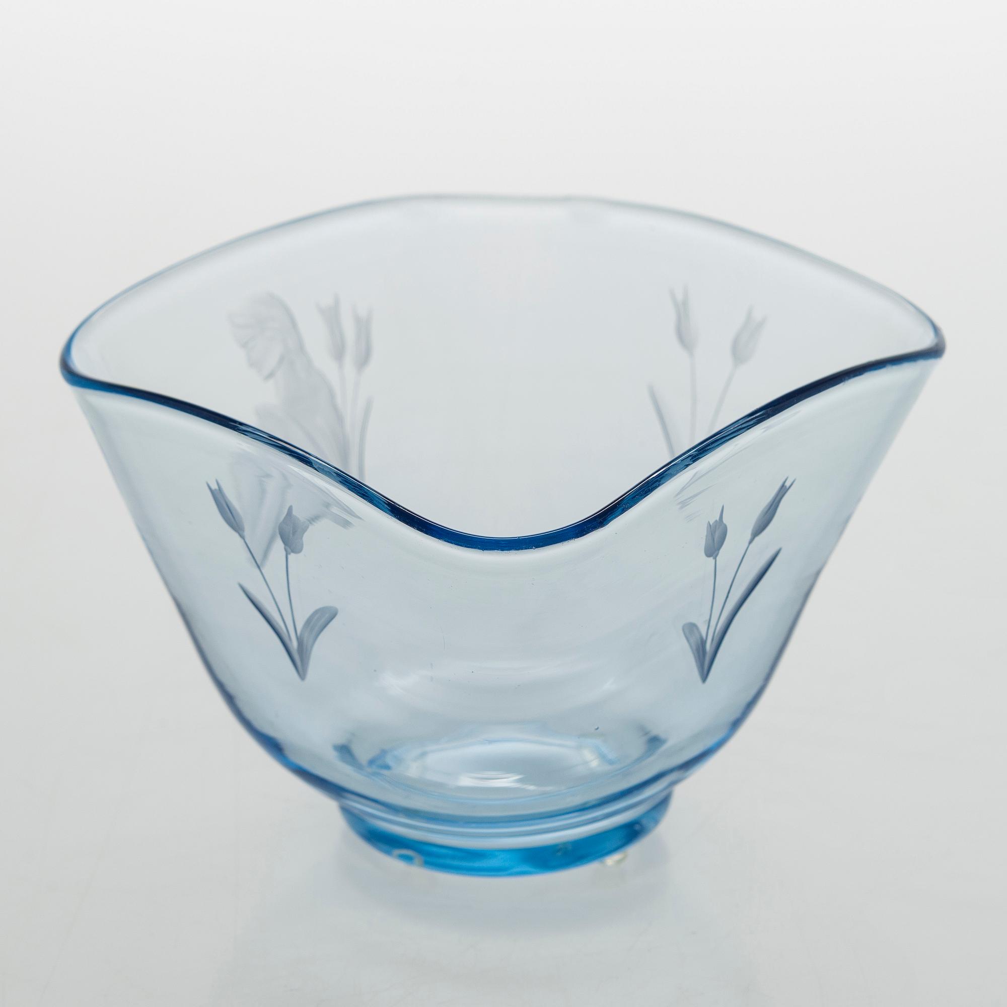 Gunnel Nyman, skål, modell 38/1081 Riihimäki Glassbruk Ab. Signerad Riihimäen Lasi Oy AO. 45. Formgiven 1938.