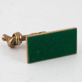 Carl Fredrik Reuterswärd, skulptur, "Non violence", Skultuna.