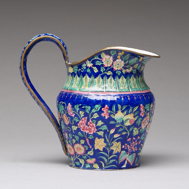 An enamelled ewer, Qing dynasty, 19th Century.