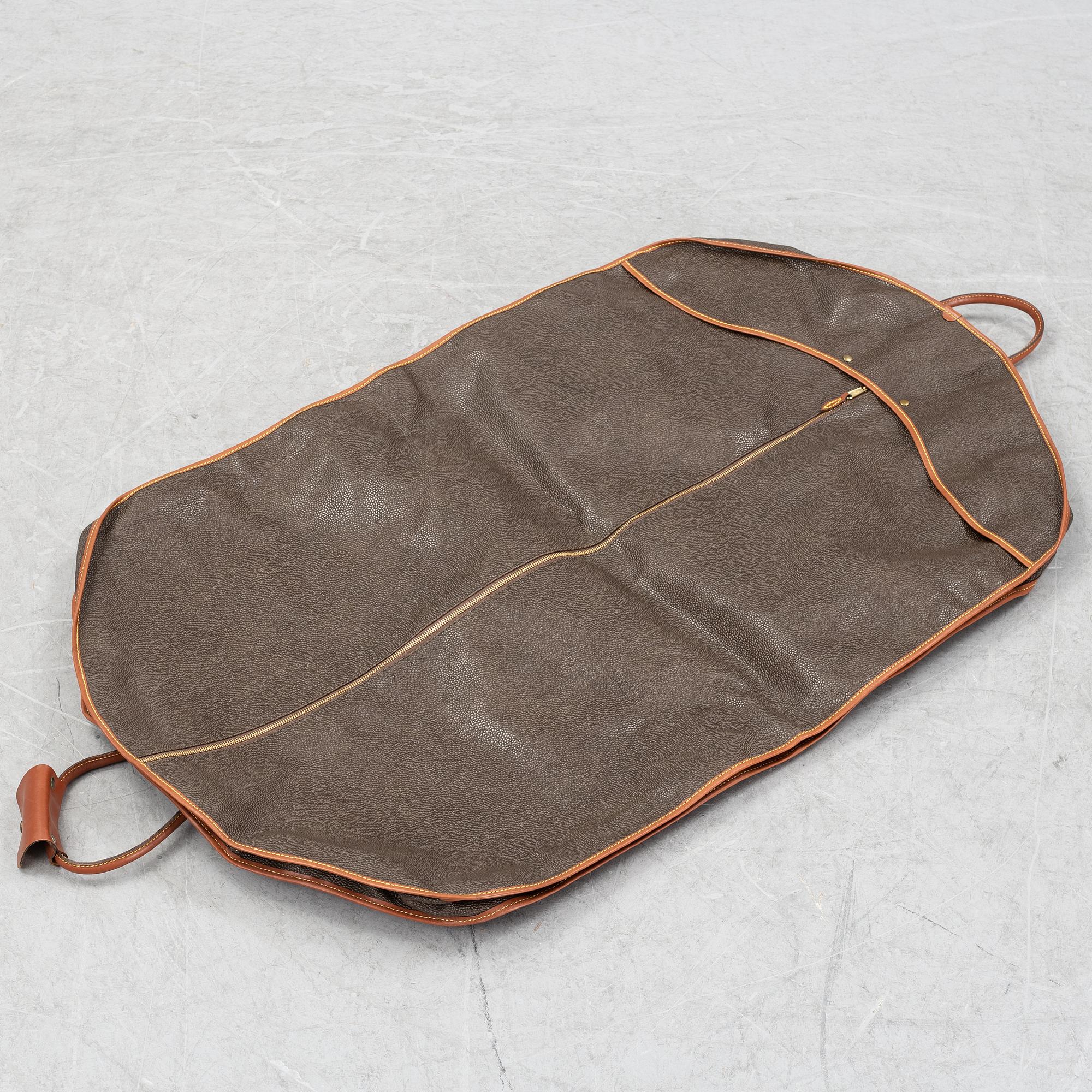 Mulberry, garment cover.