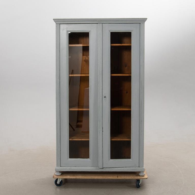 Skåp, omkring 1900.