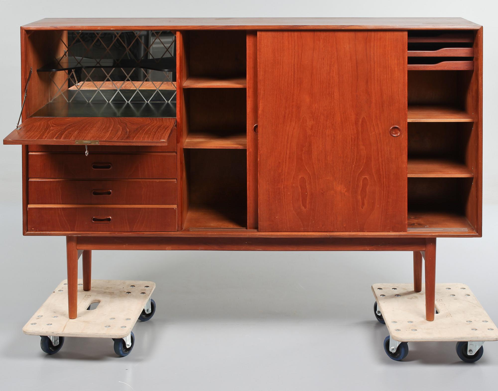 SIDEBOARD, 1900-talets andra hälft.