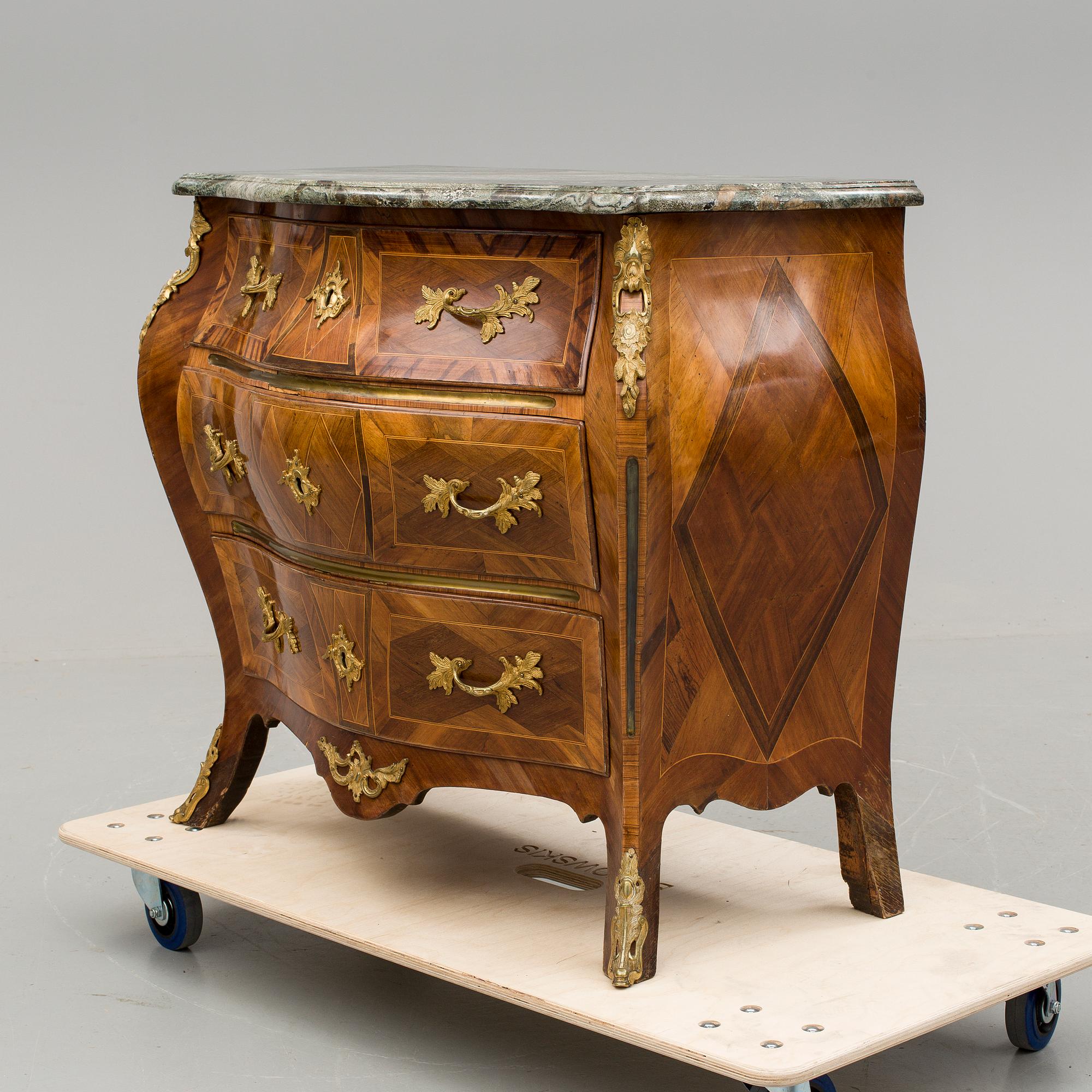 BYRÅ, rokoko, delvis 1700-tal.