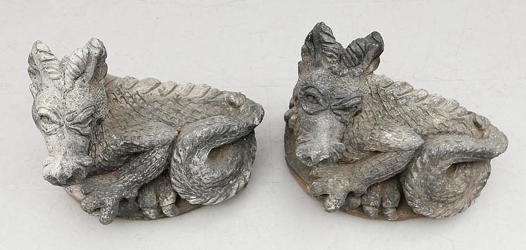 TRÄDGÅRDSSKULPTURER, 1 par, stenmassa, modern tillverkning.