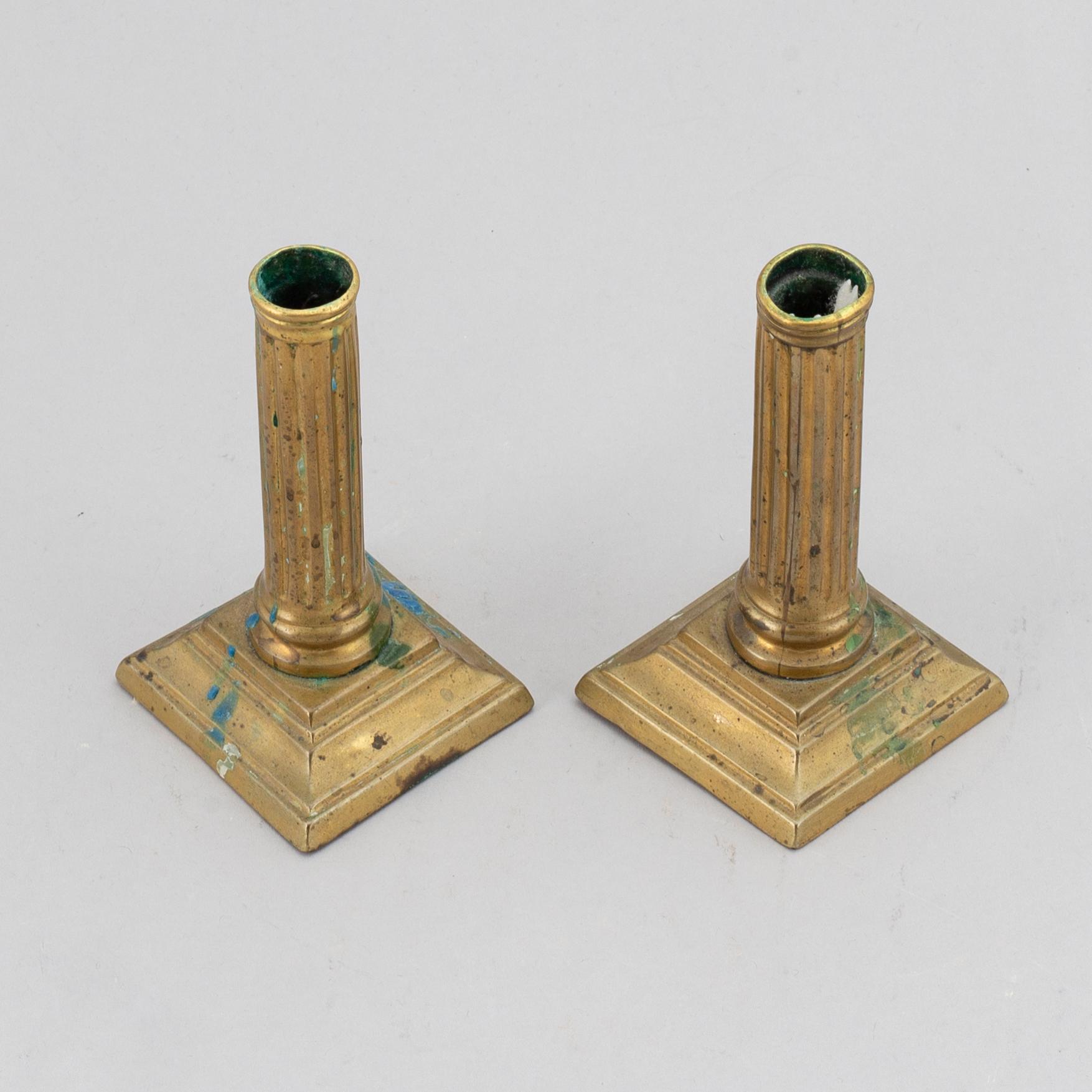 LJUSSTAKAR, ett par, brons, gustavianska, sent 1700-tal.