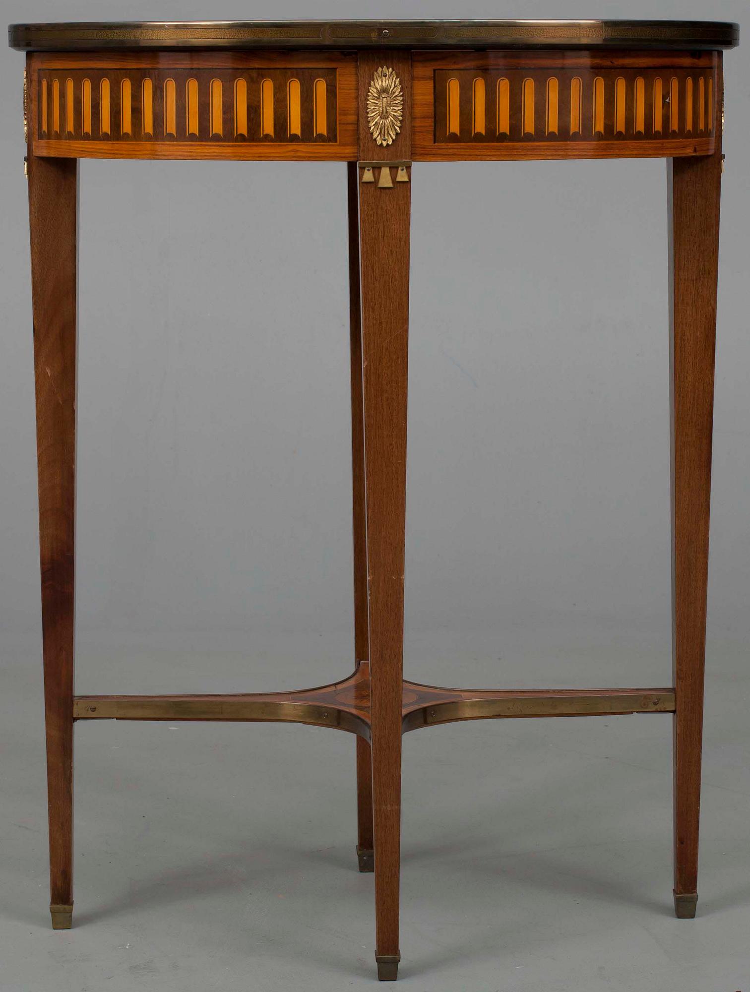 BORD, gustaviansk stil, 1900-talets början.