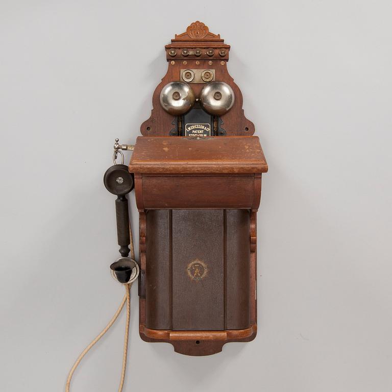 VÄGGTELEFON, L.M. Ericsson, sekelskiftet 1800/1900-tal.